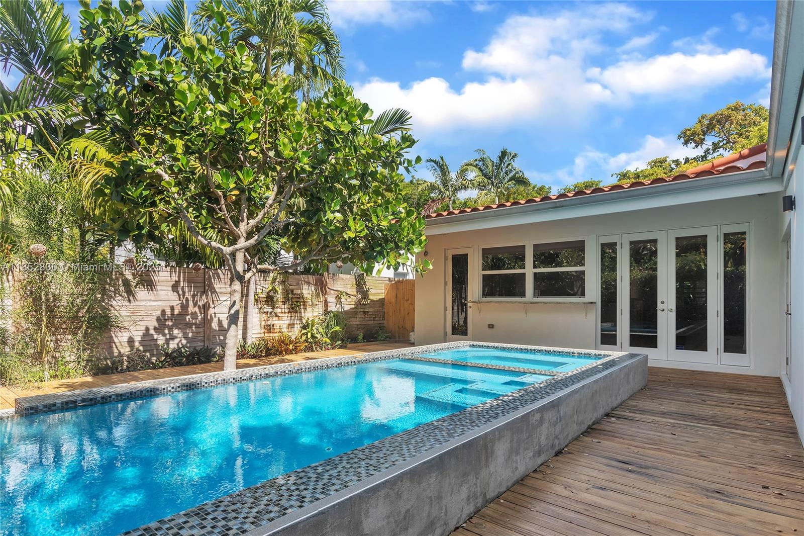 776 NE 74th St Miami, FL 33138