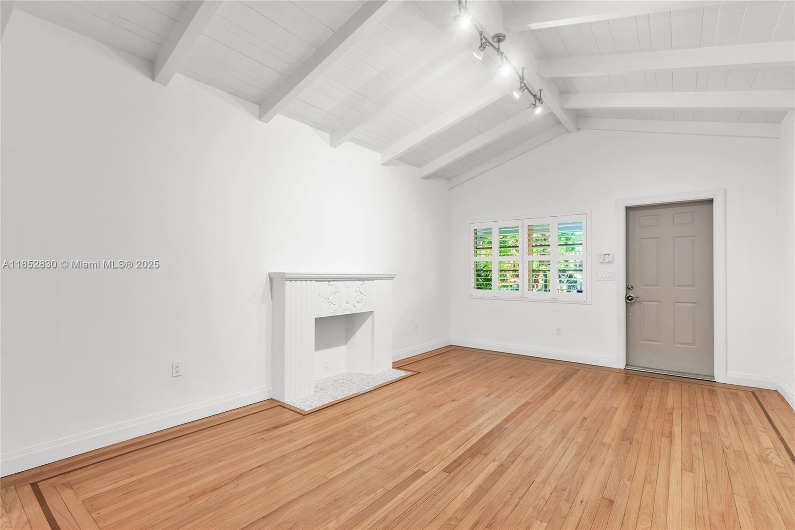 776 NE 74th St Miami, FL 33138