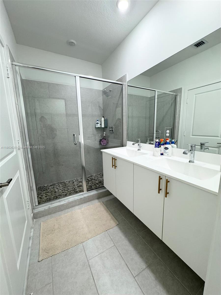 4867 NW 84th Ave Doral, FL 33166