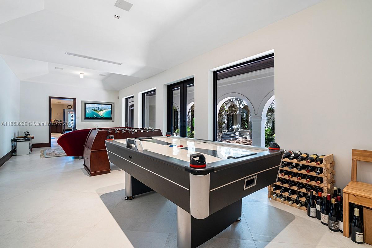 1425 W 27th St Miami Beach, FL 33140