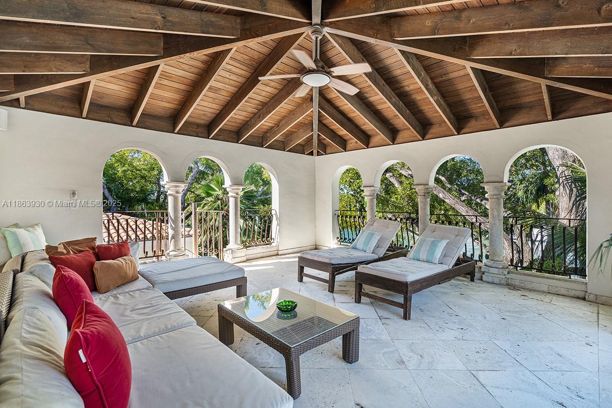 1425 W 27th St Miami Beach, FL 33140