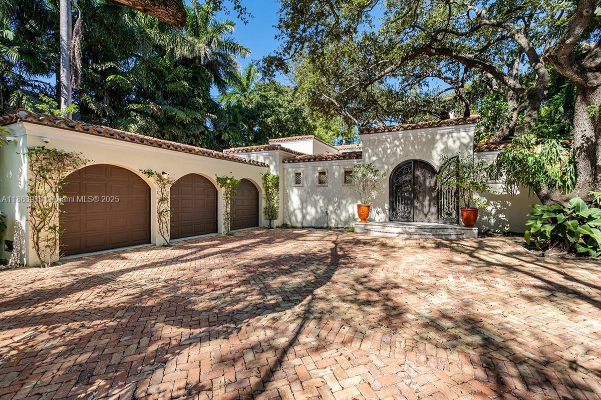 1425 W 27th St Miami Beach, FL 33140