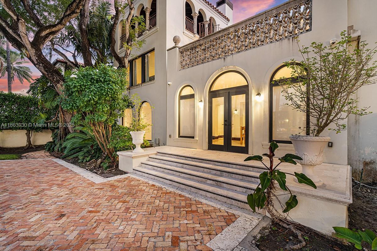 1425 W 27th St Miami Beach, FL 33140