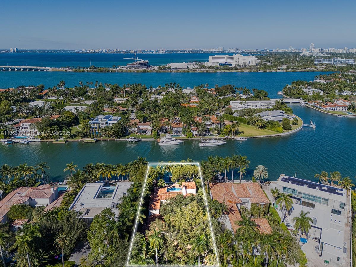 1425 W 27th St Miami Beach, FL 33140