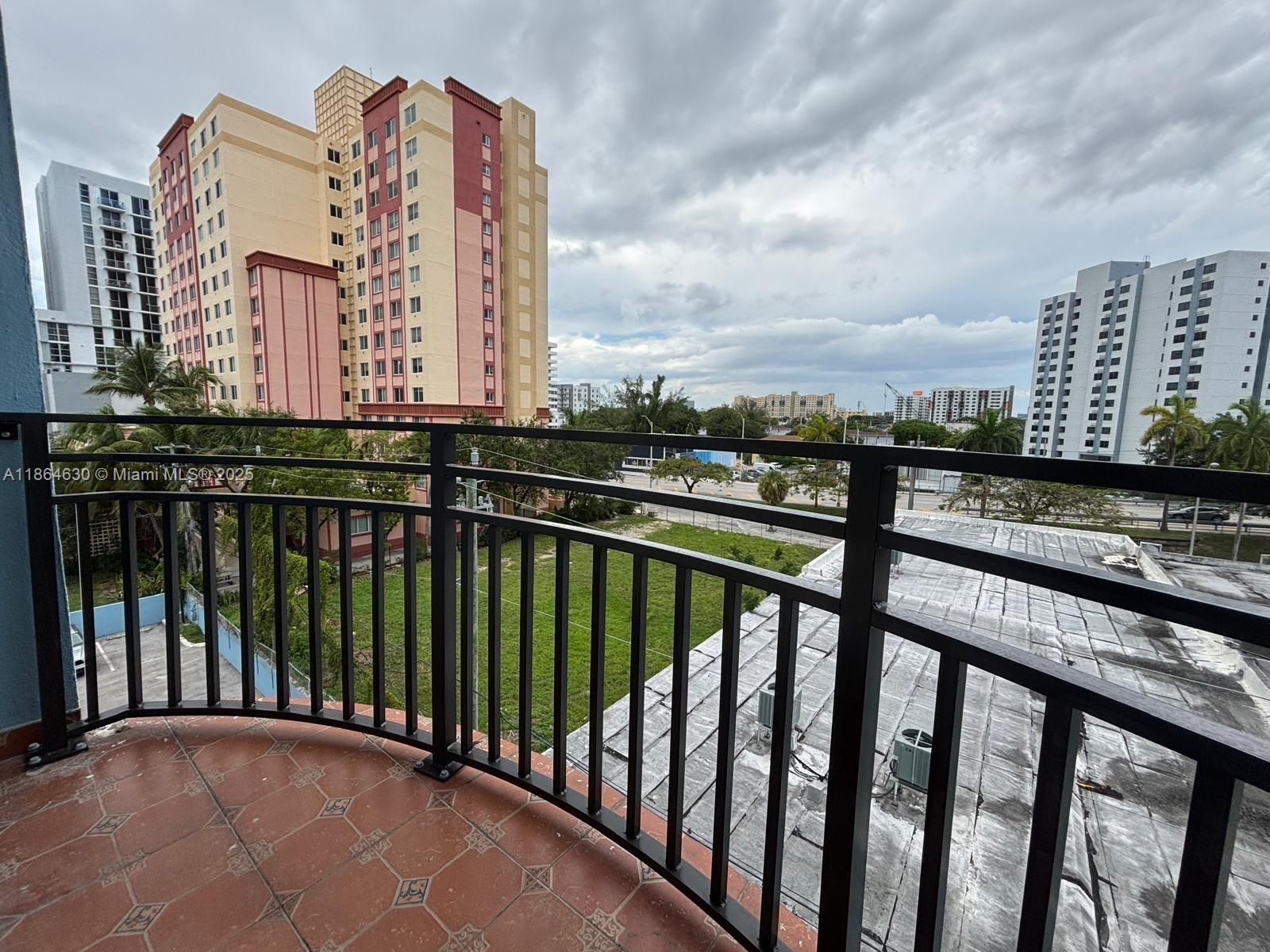 501 SW 1st St #506