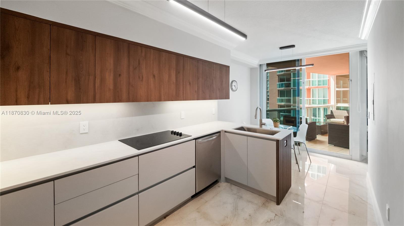 3370 Hidden Bay Dr #2010 Aventura, FL 33180