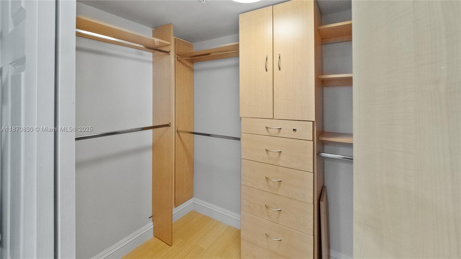 3370 Hidden Bay Dr #2010 Aventura, FL 33180