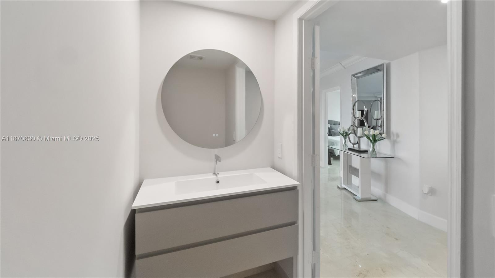 3370 Hidden Bay Dr #2010 Aventura, FL 33180