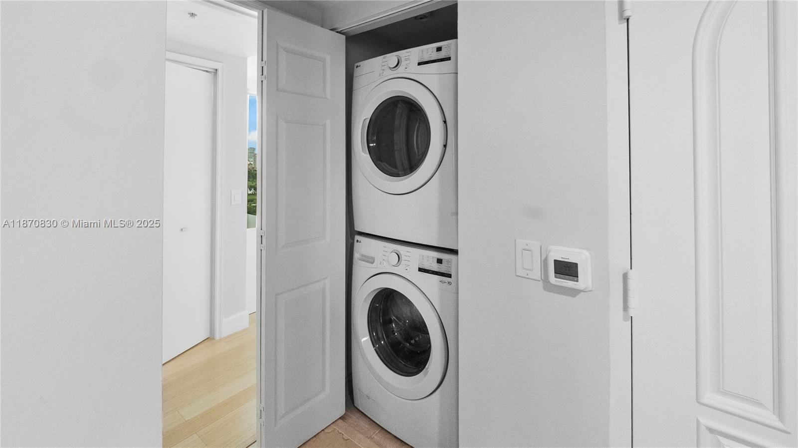 3370 Hidden Bay Dr #2010 Aventura, FL 33180