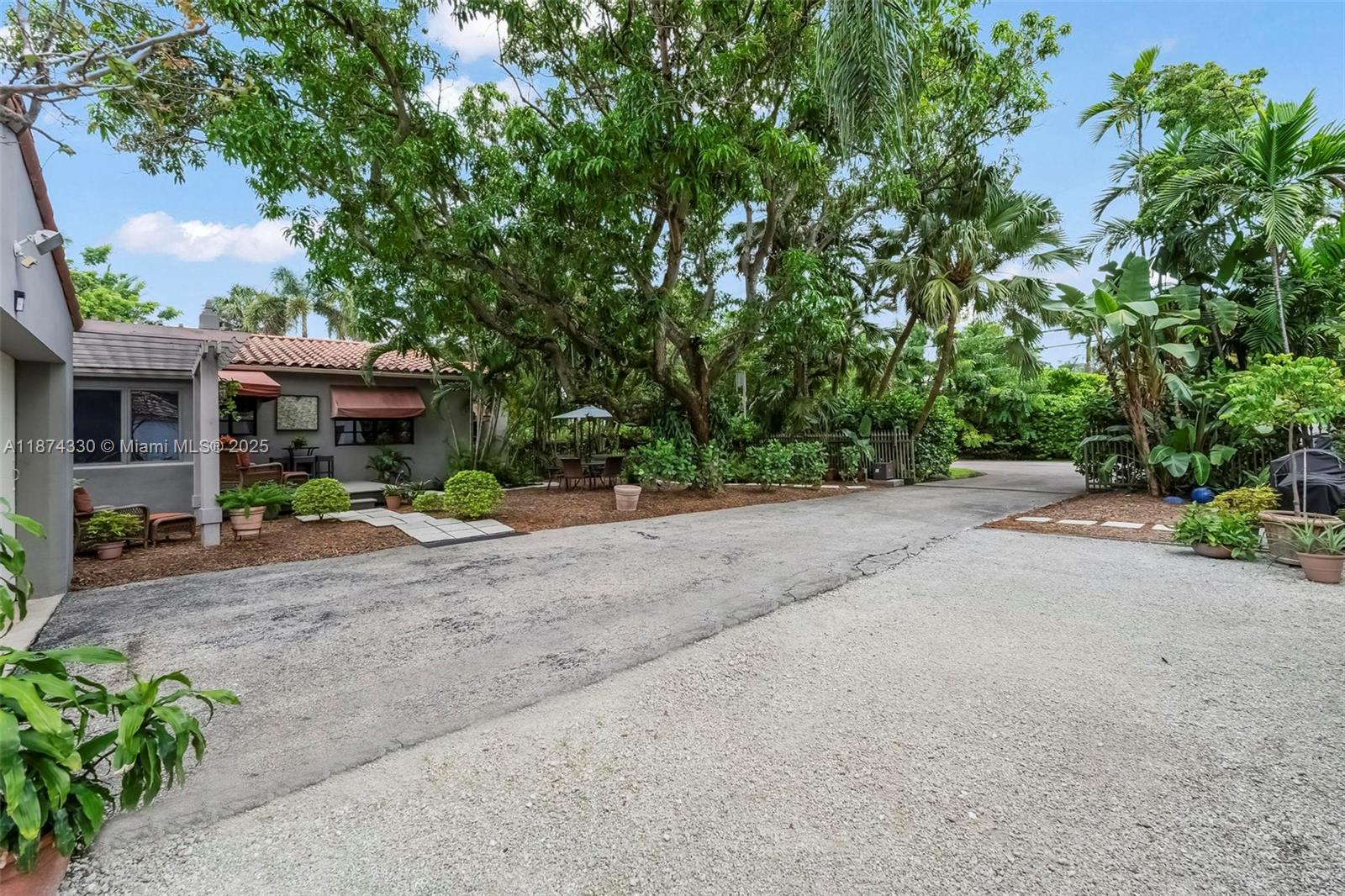 492 NE 55th St Miami, FL 33137