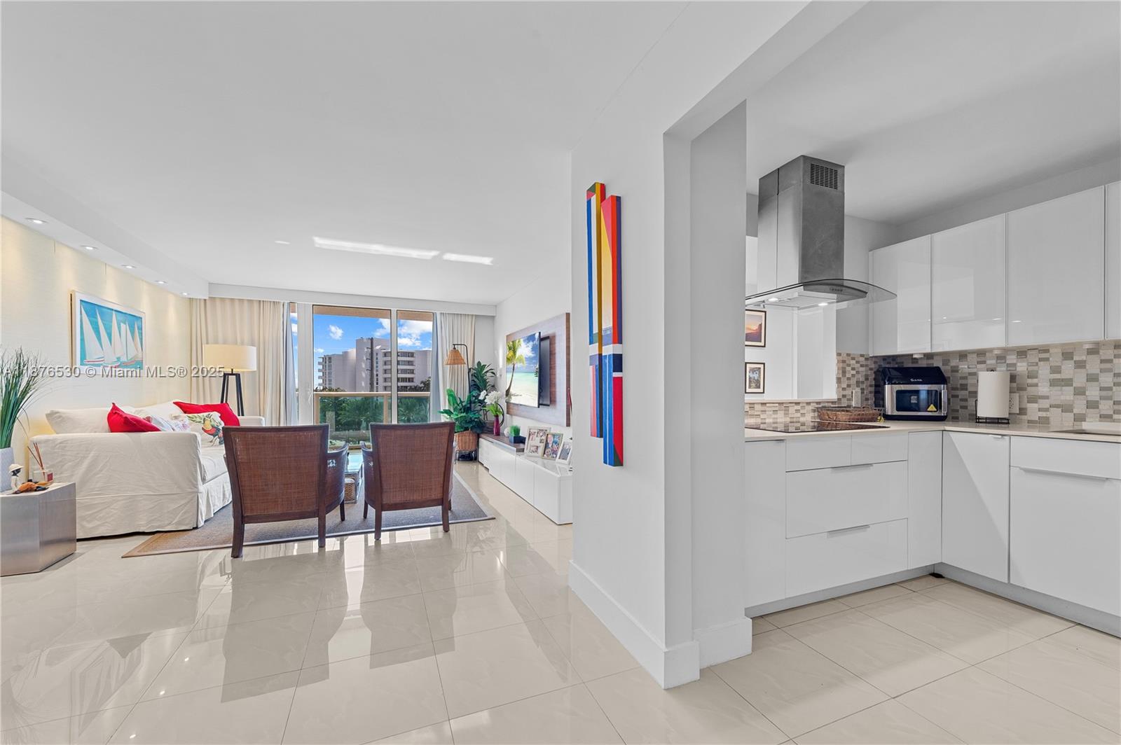 image Arlen House East Condo18