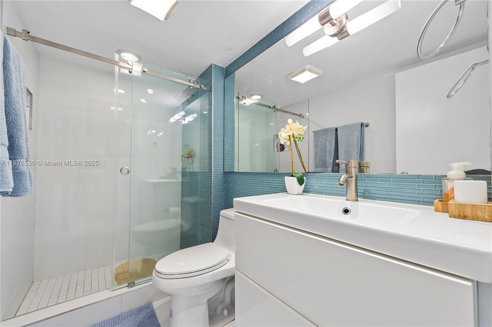 image Arlen House East Condo26