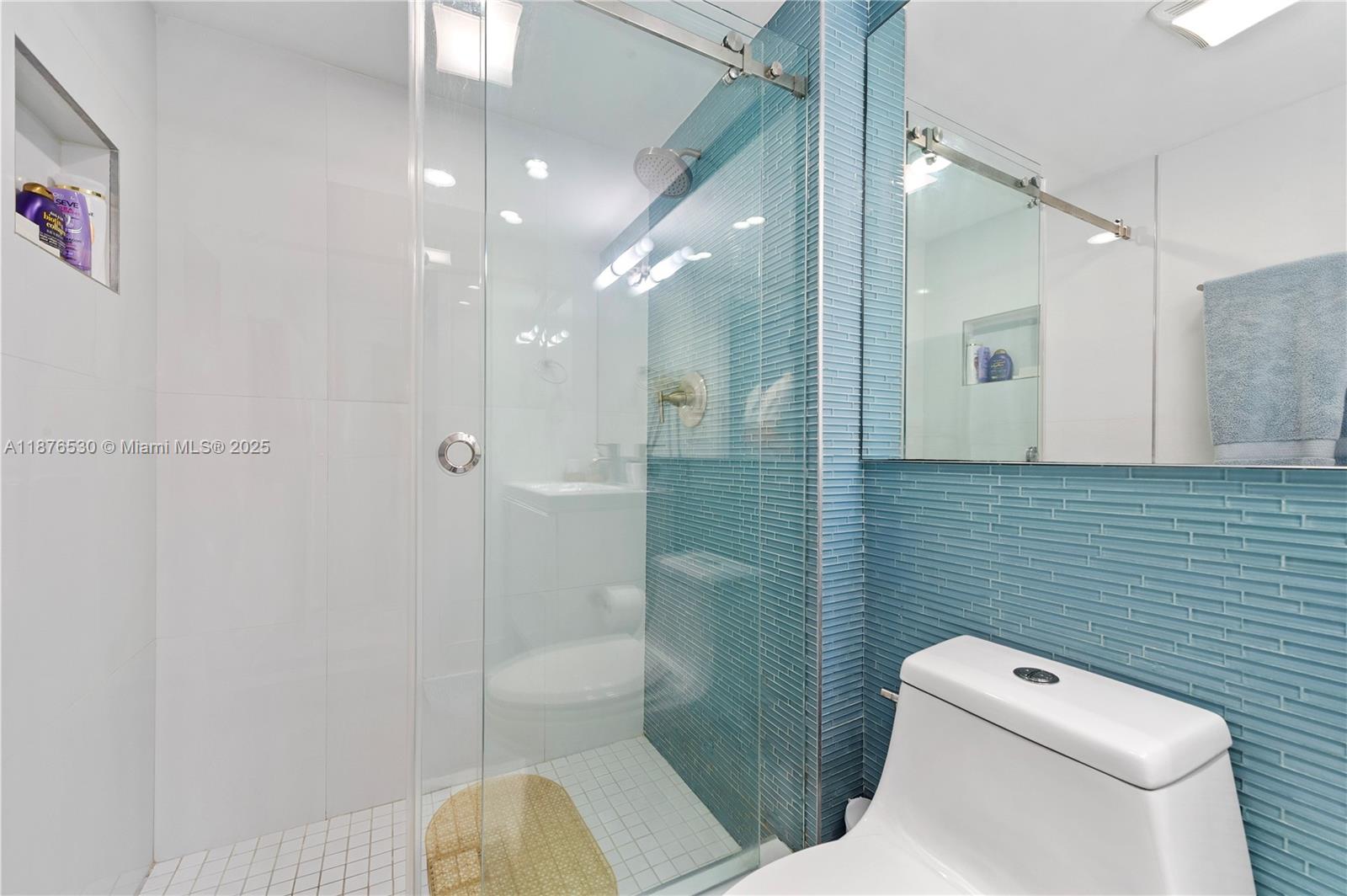 image Arlen House East Condo27