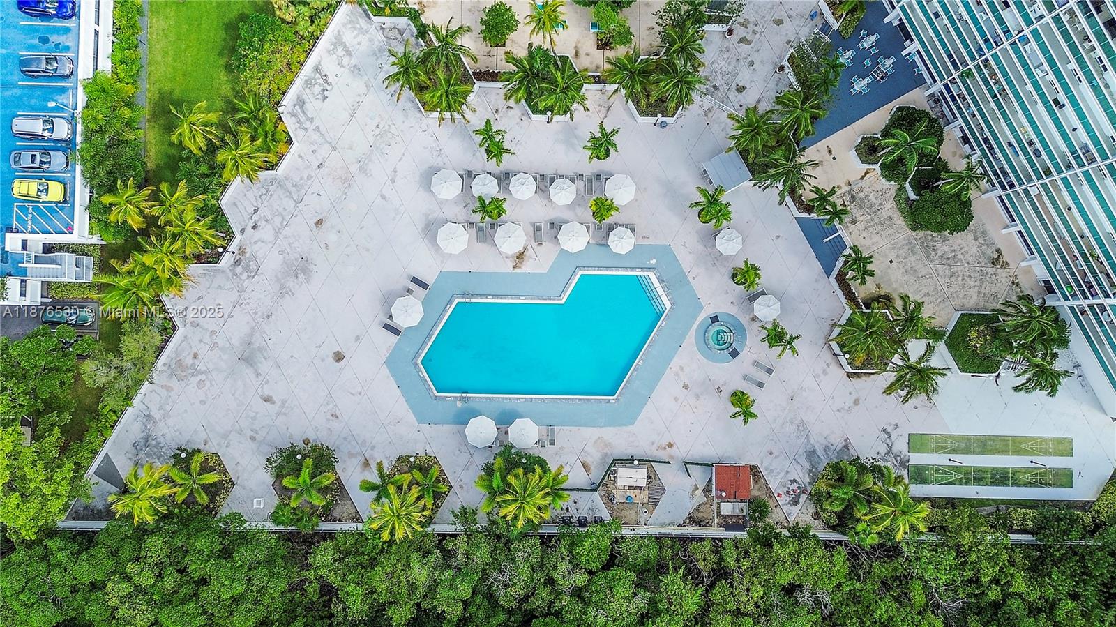 image Arlen House East Condo40