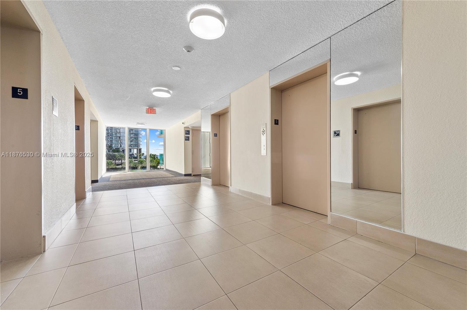 image Arlen House East Condo41