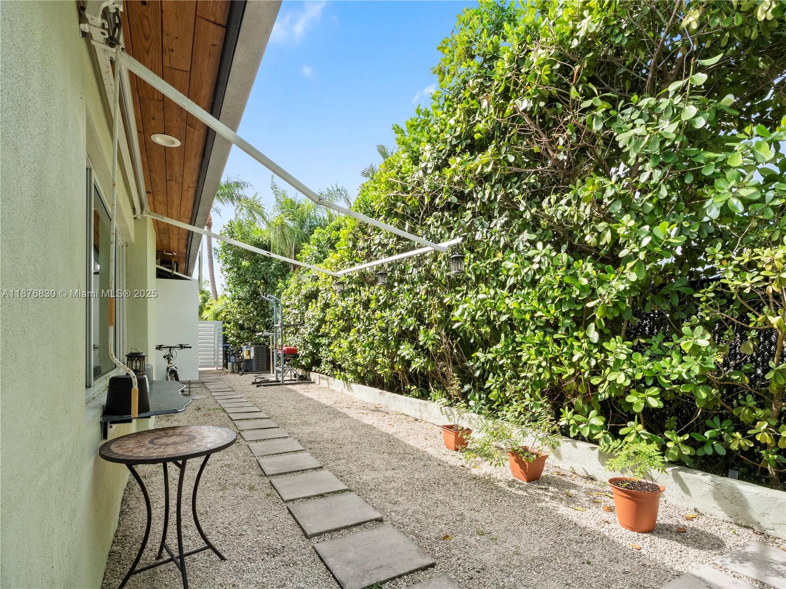 10311 SW 89th St Miami, FL 33176