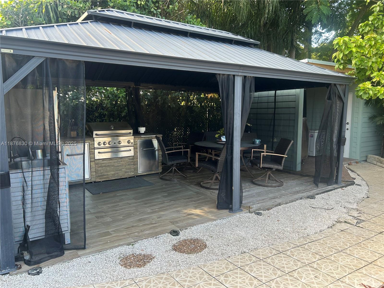 10311 SW 89th St Miami, FL 33176