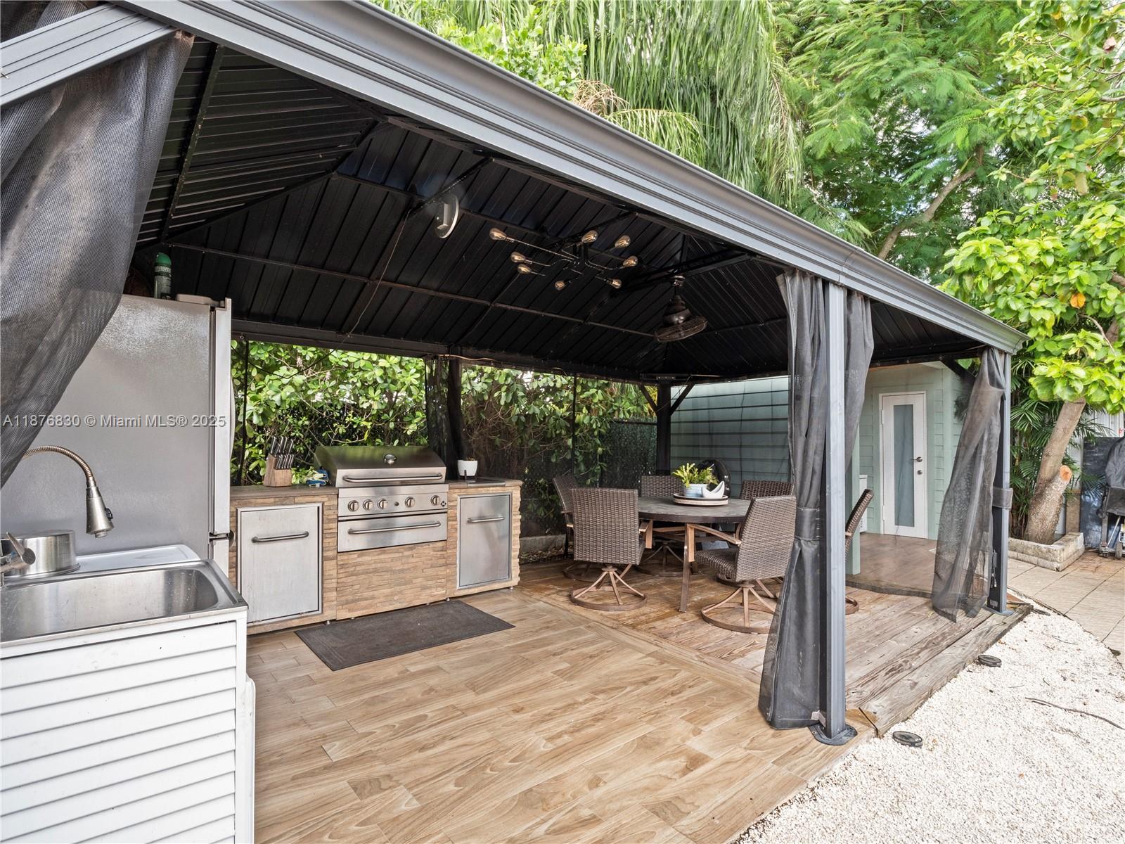 10311 SW 89th St Miami, FL 33176