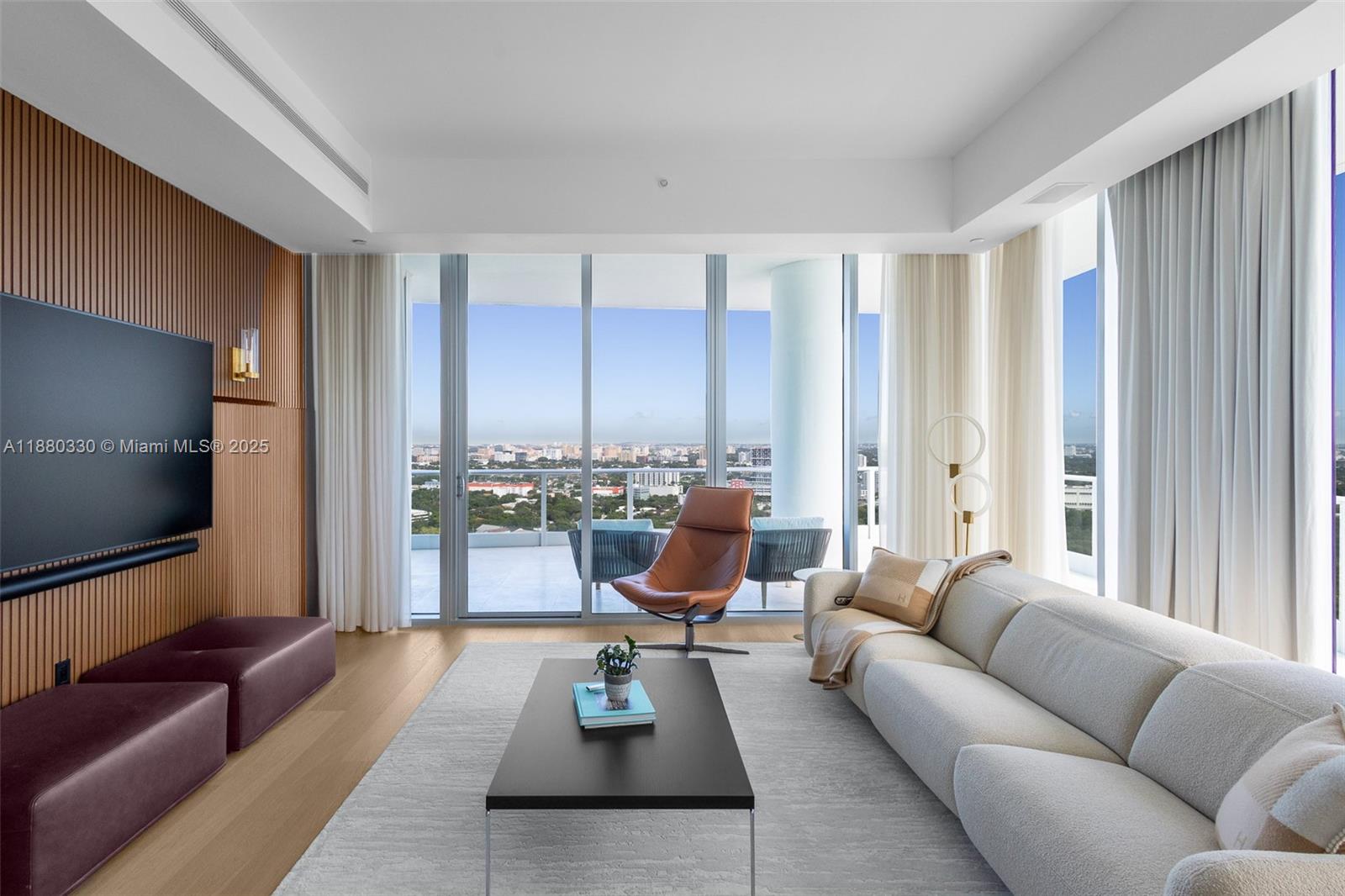 image Grovenor House Condo10