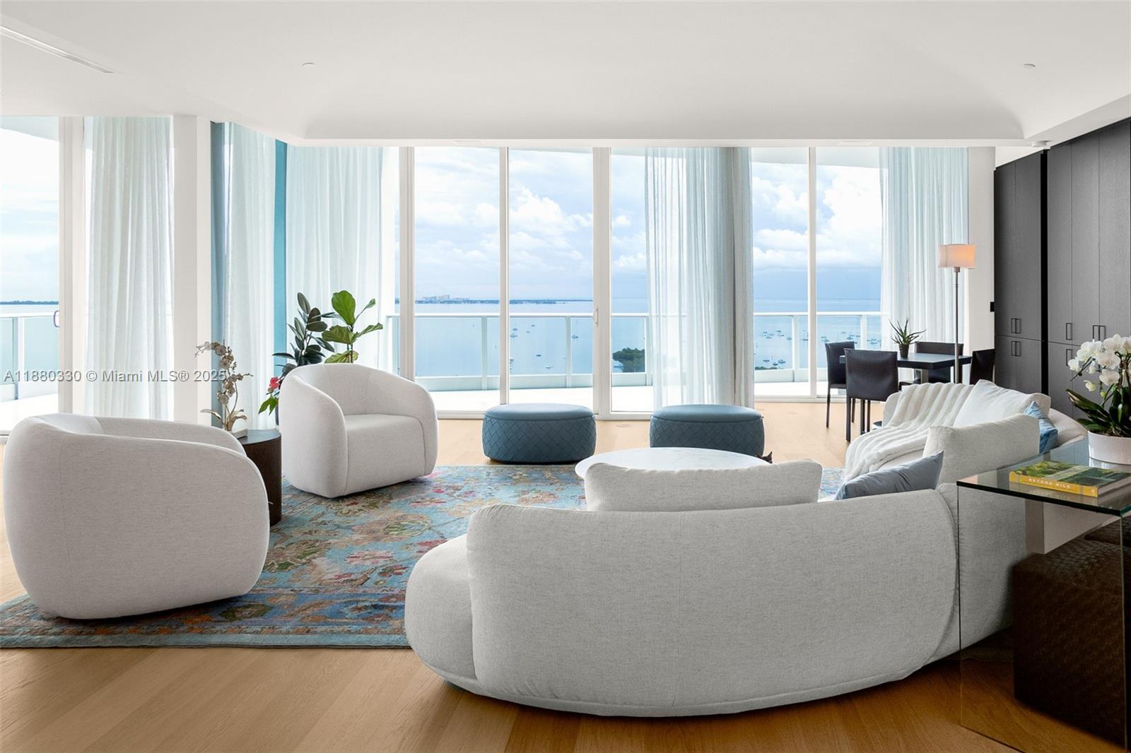 image Grovenor House Condo1