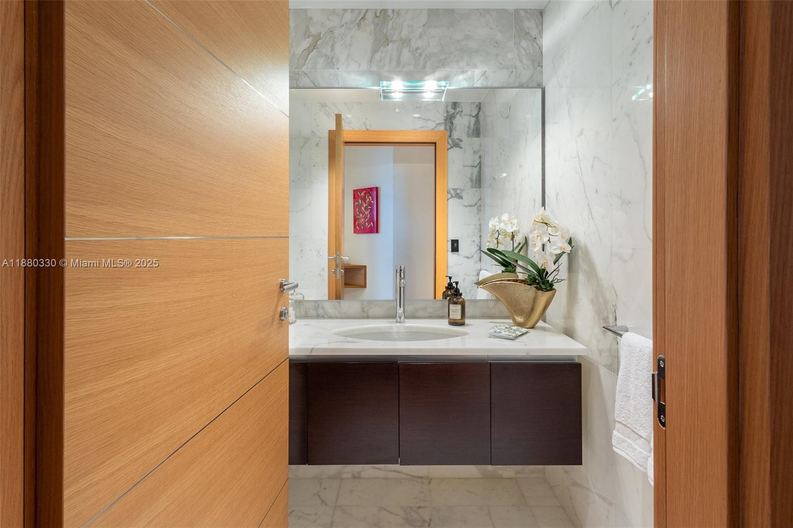 image Grovenor House Condo21