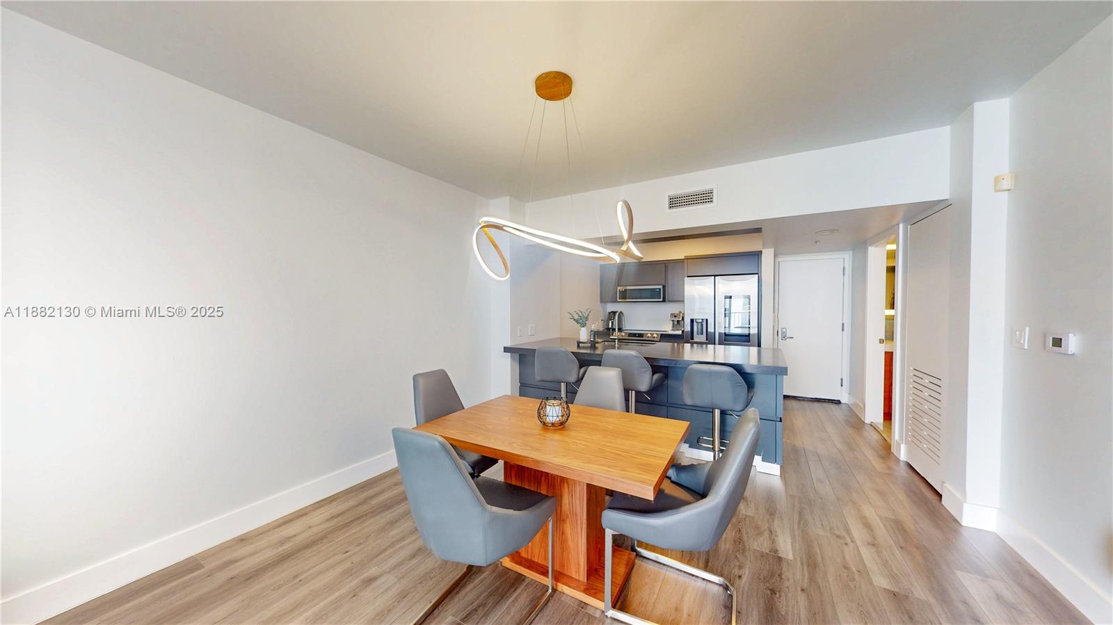 image Opera Tower Condo10