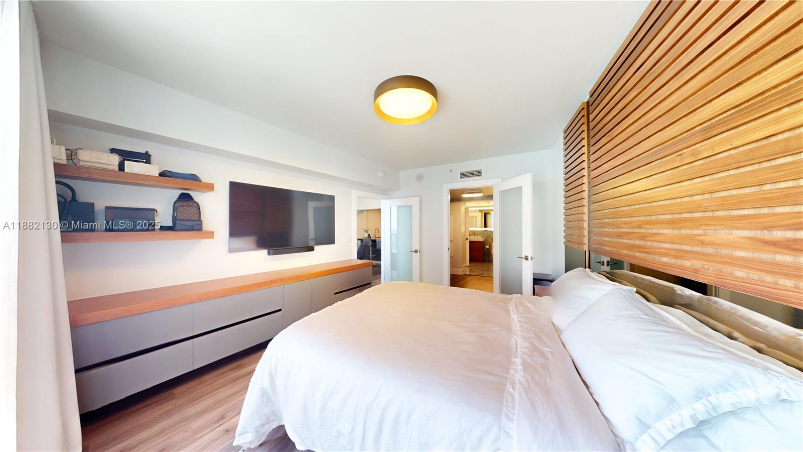 image Opera Tower Condo18