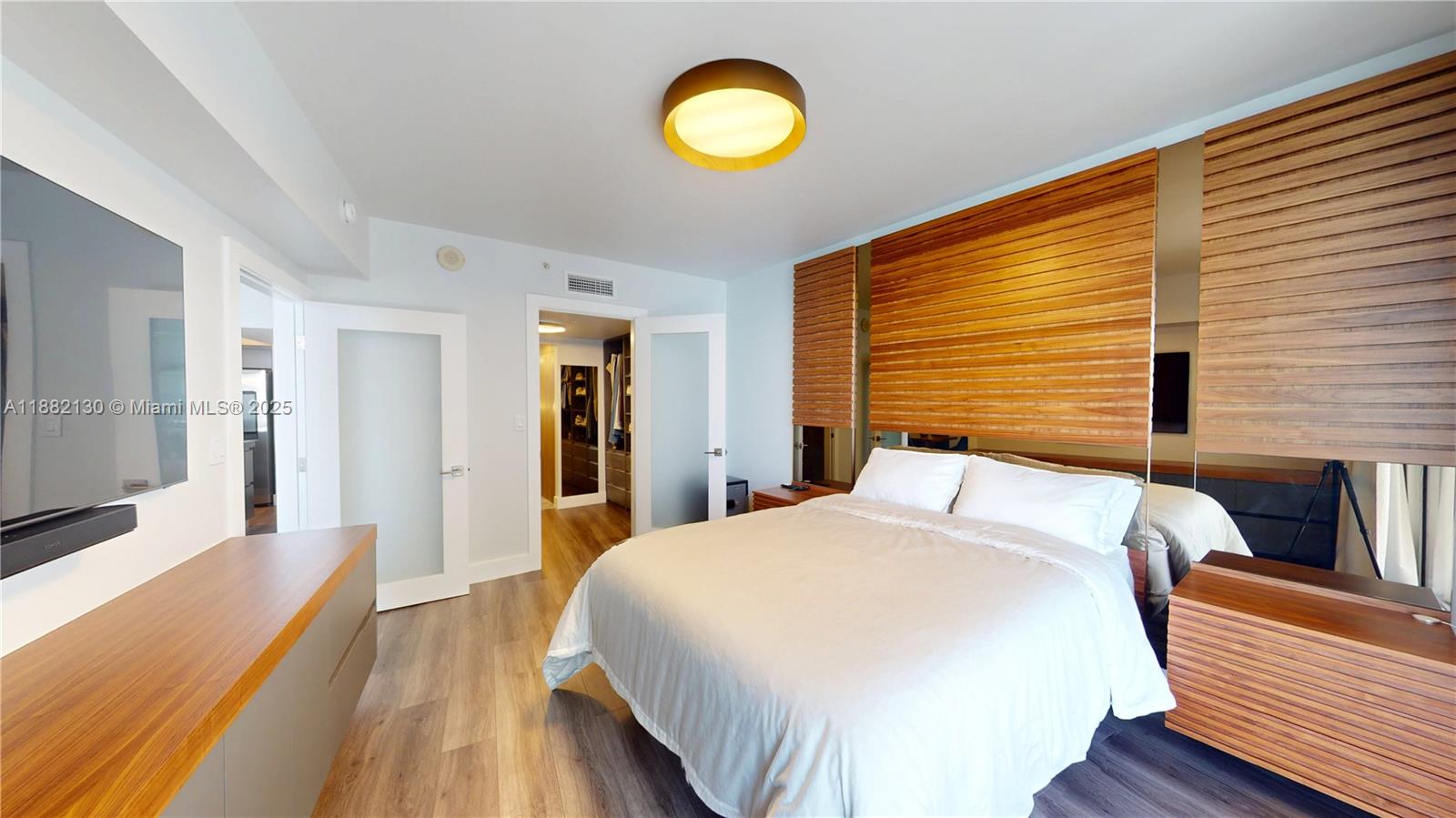 image Opera Tower Condo19