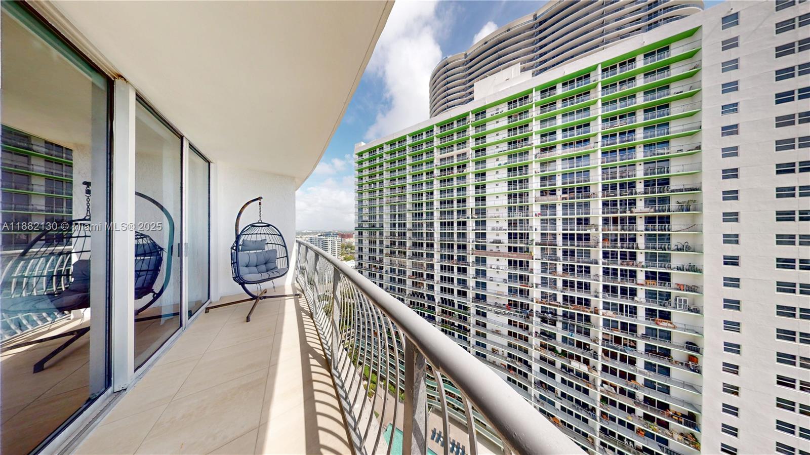 image Opera Tower Condo26