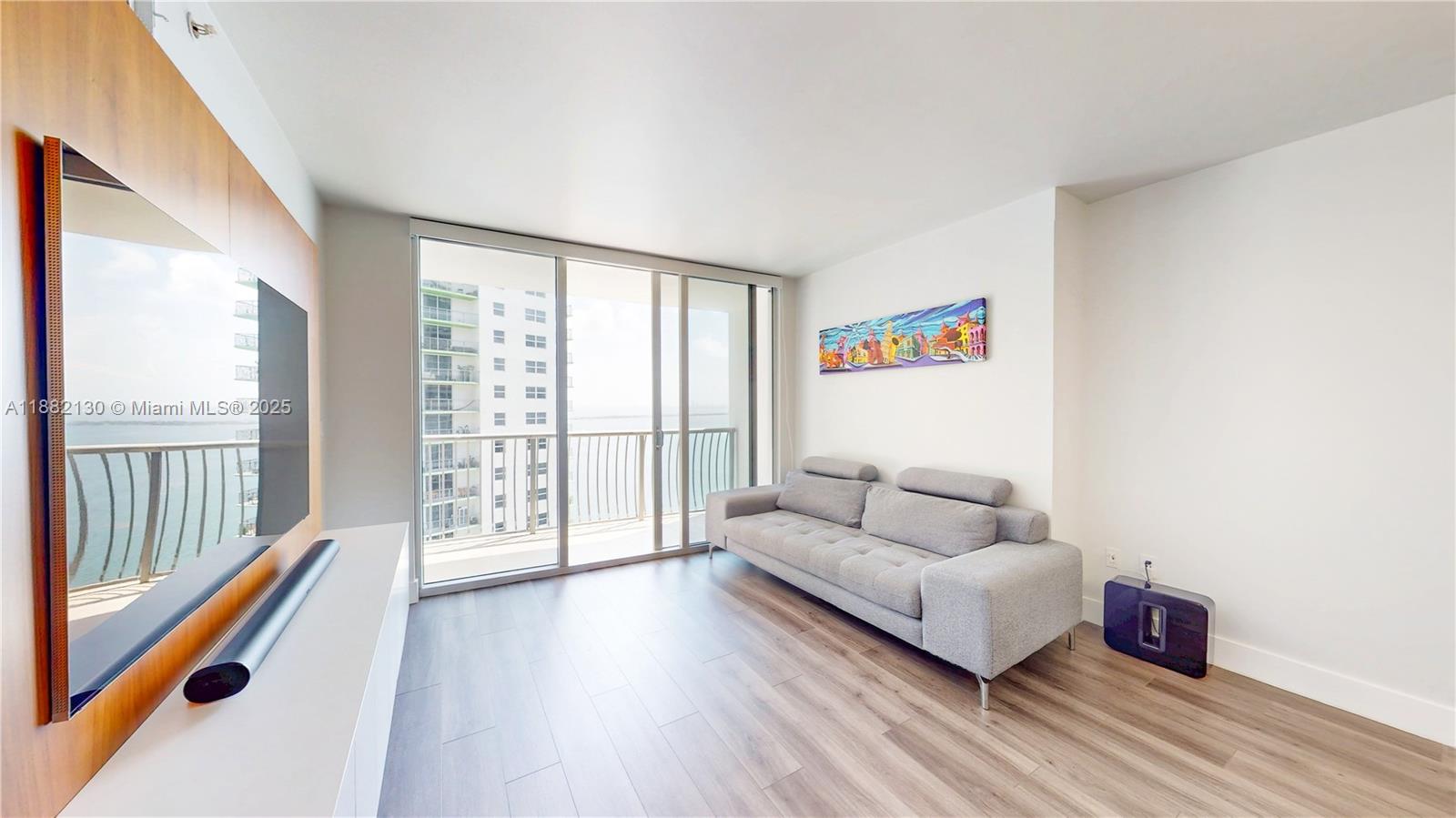 image Opera Tower Condo2