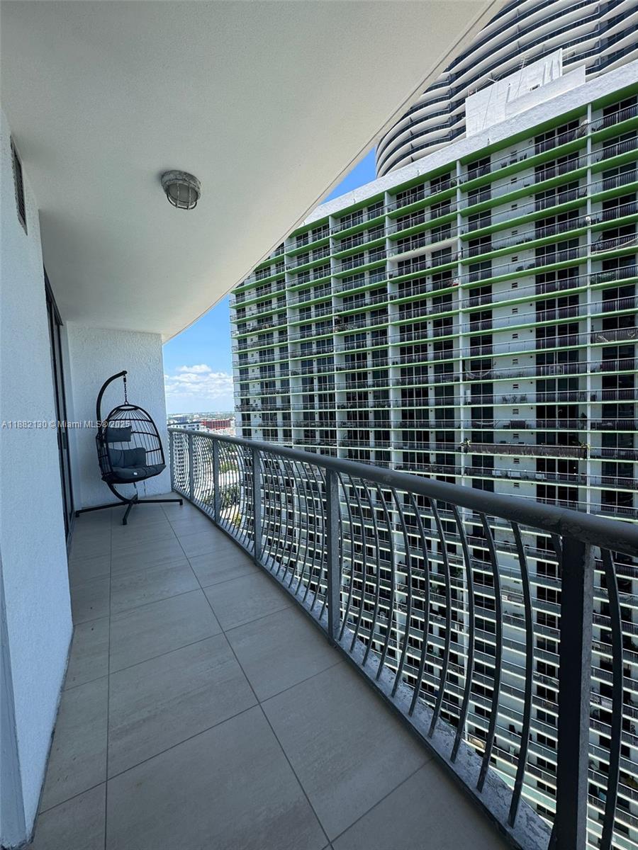 image Opera Tower Condo29