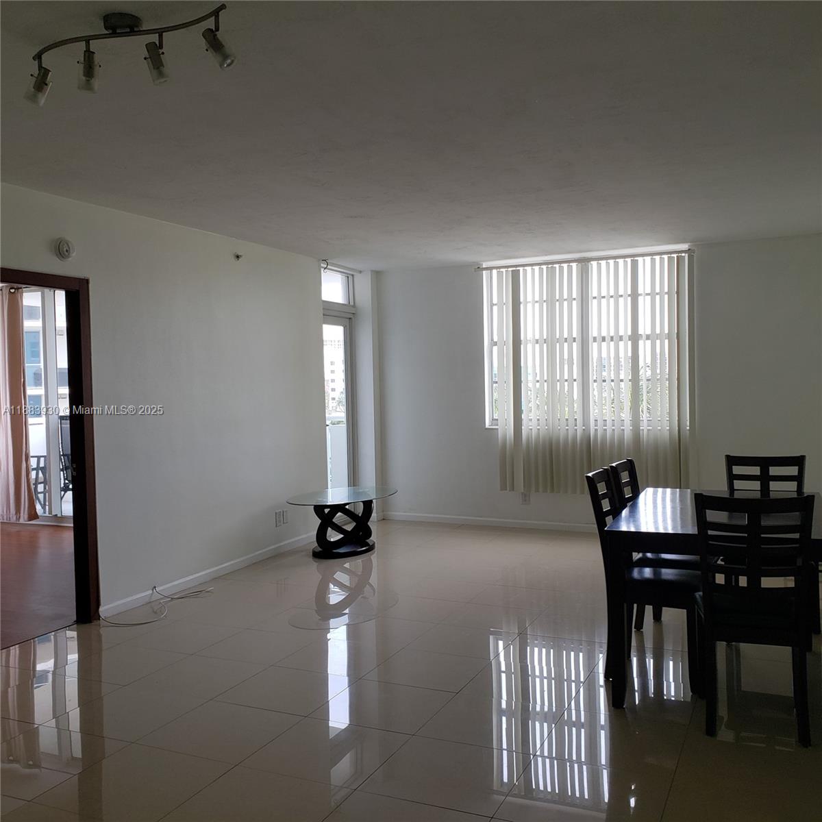 3001 S Ocean Dr #527