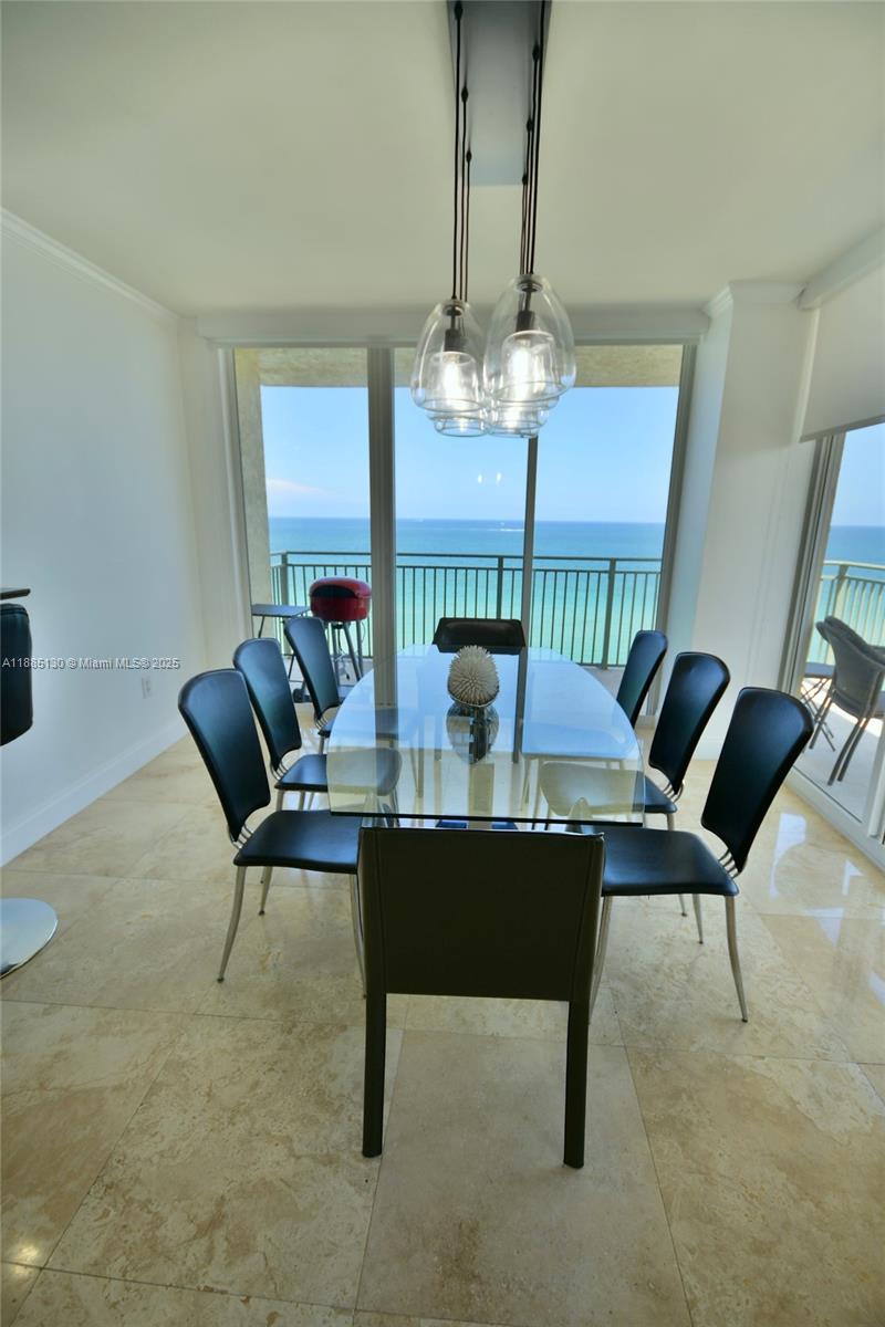 image 2080 Ocean Dr10