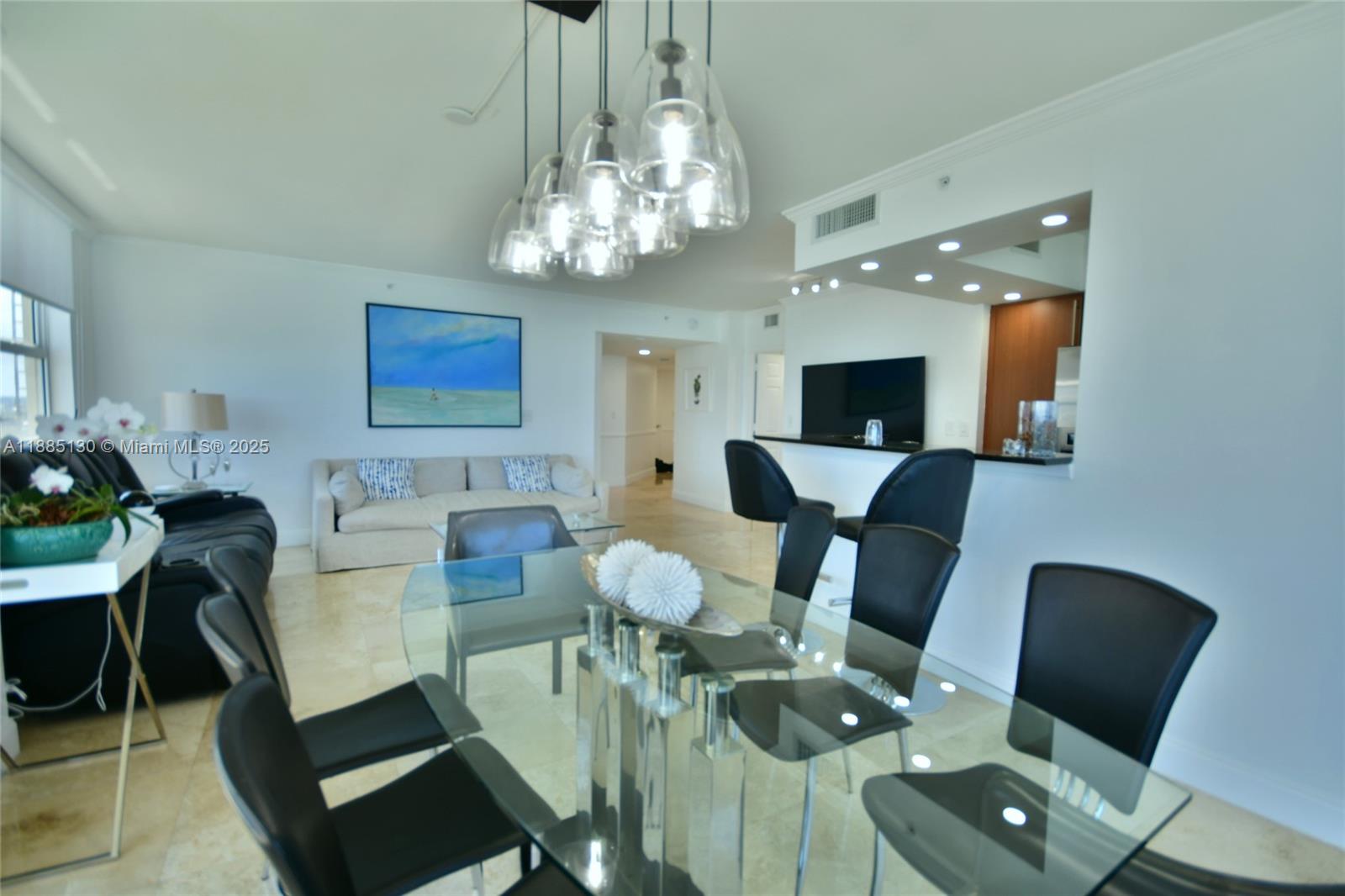image 2080 Ocean Dr15