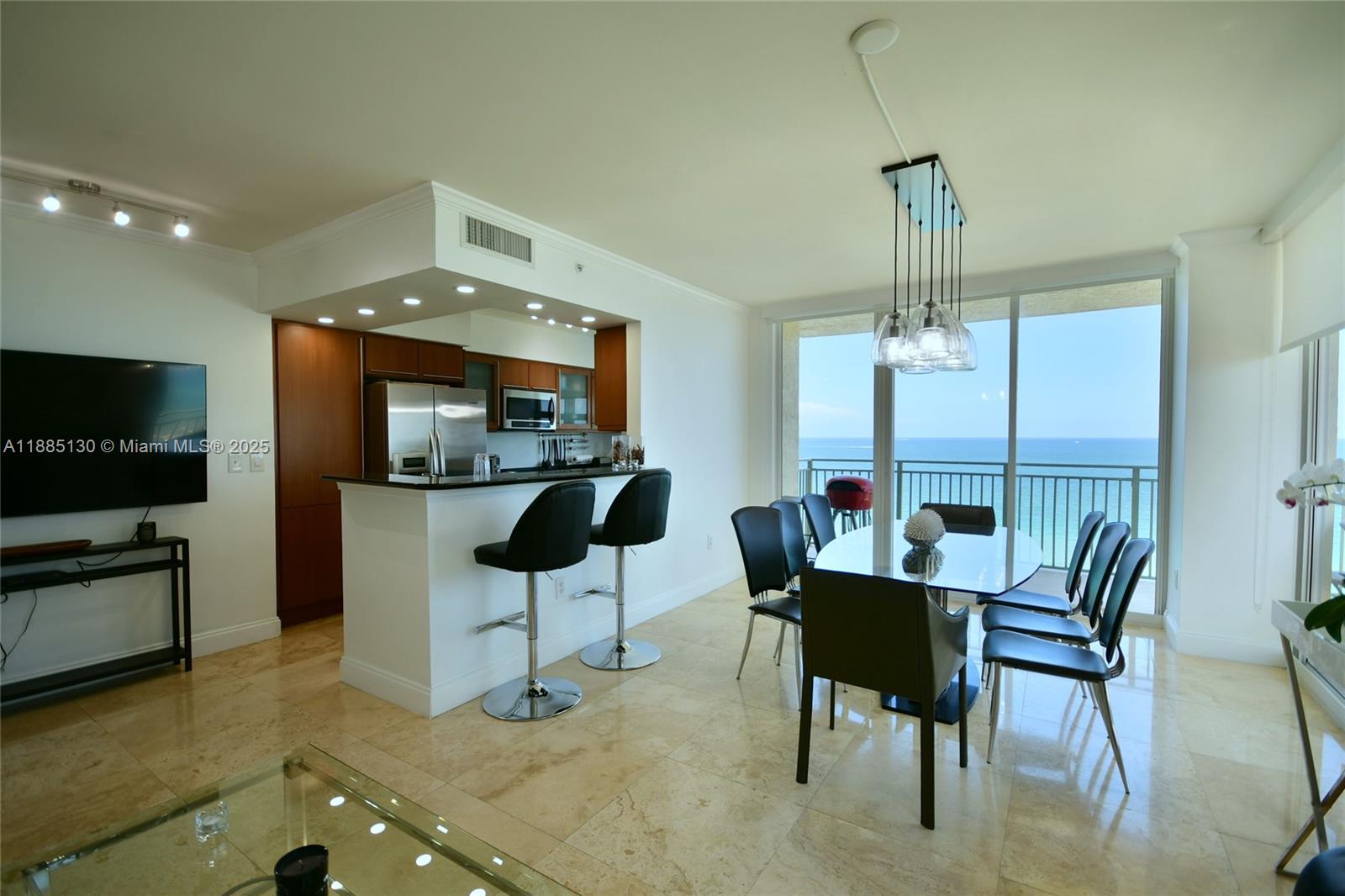 image 2080 Ocean Dr16
