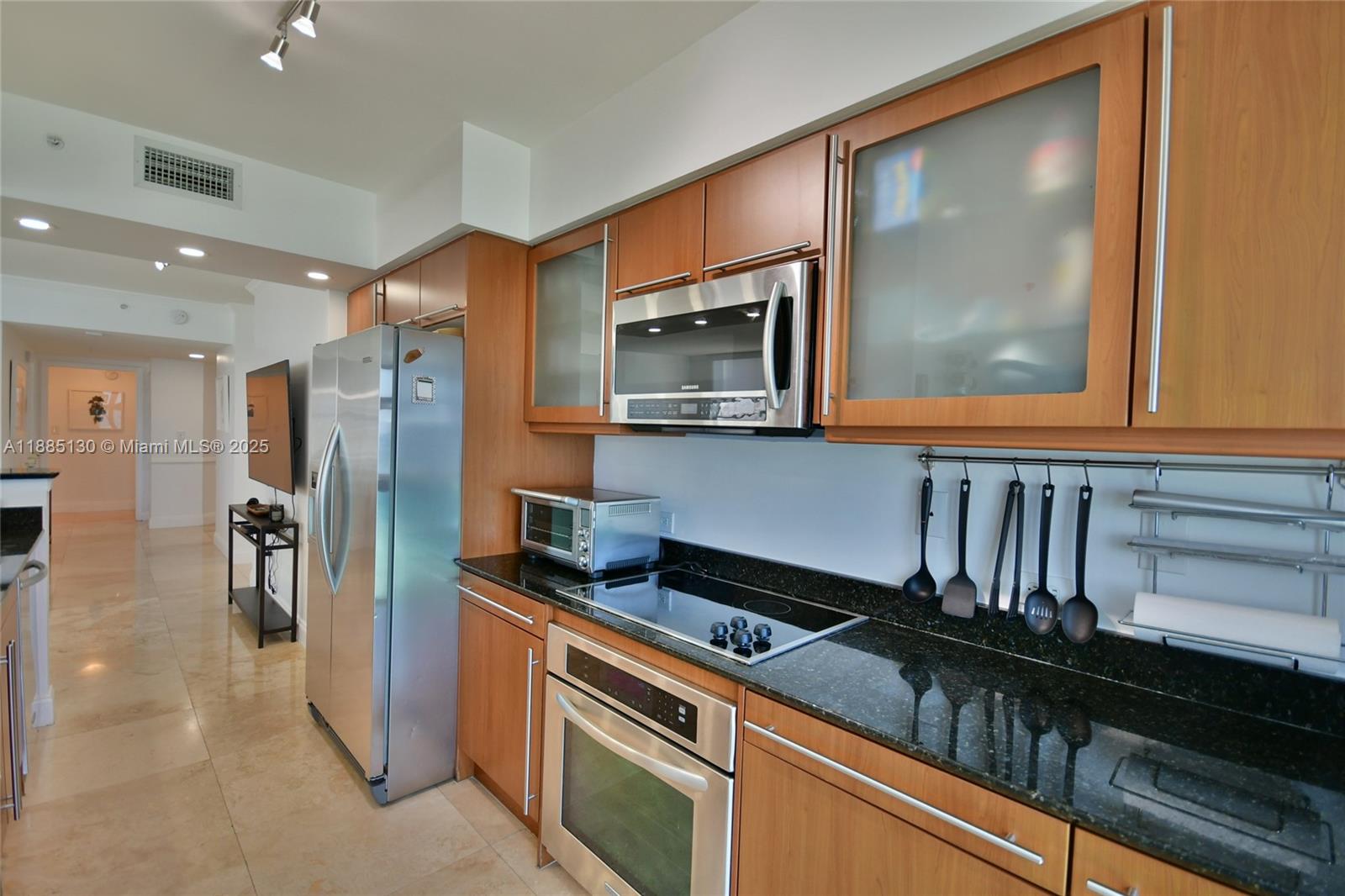image 2080 Ocean Dr17