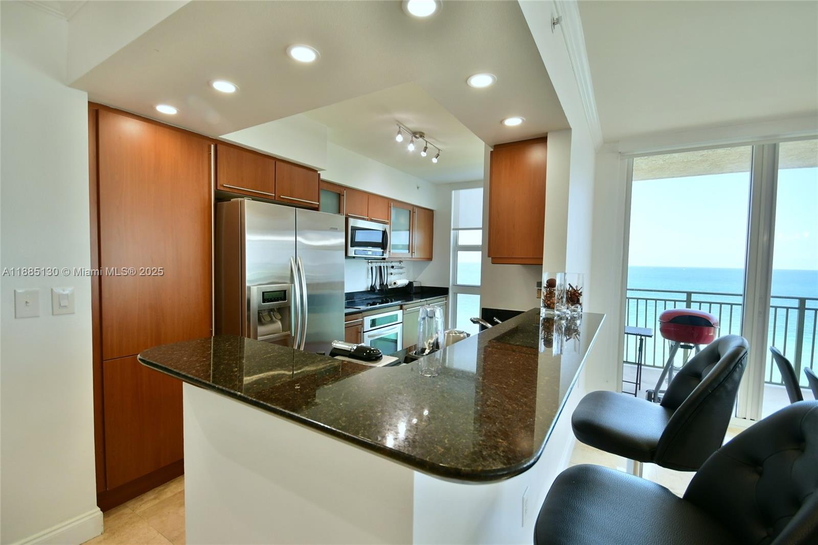 image 2080 Ocean Dr18