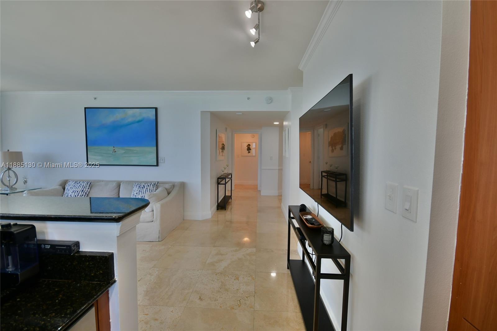 image 2080 Ocean Dr22