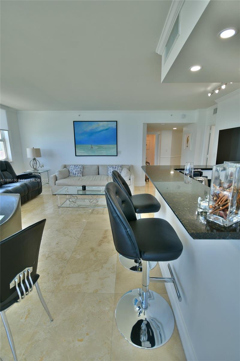 image 2080 Ocean Dr26
