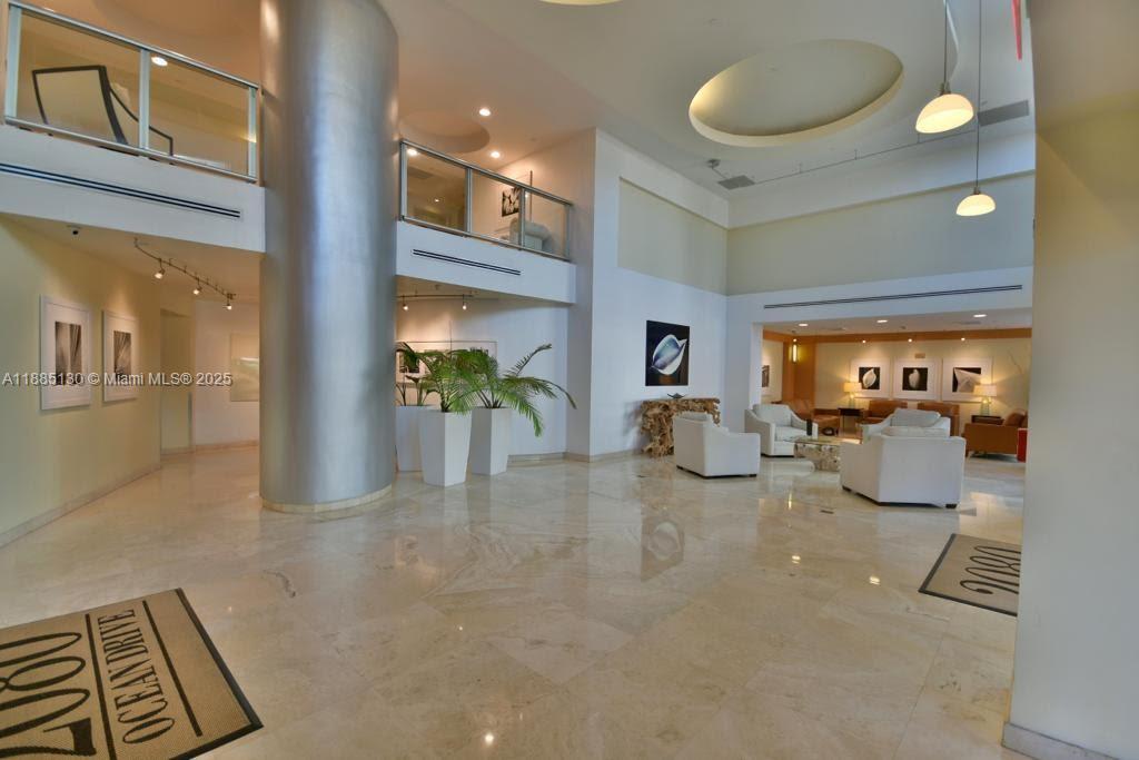 image 2080 Ocean Dr3