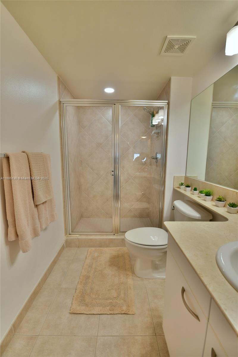 image 2080 Ocean Dr39