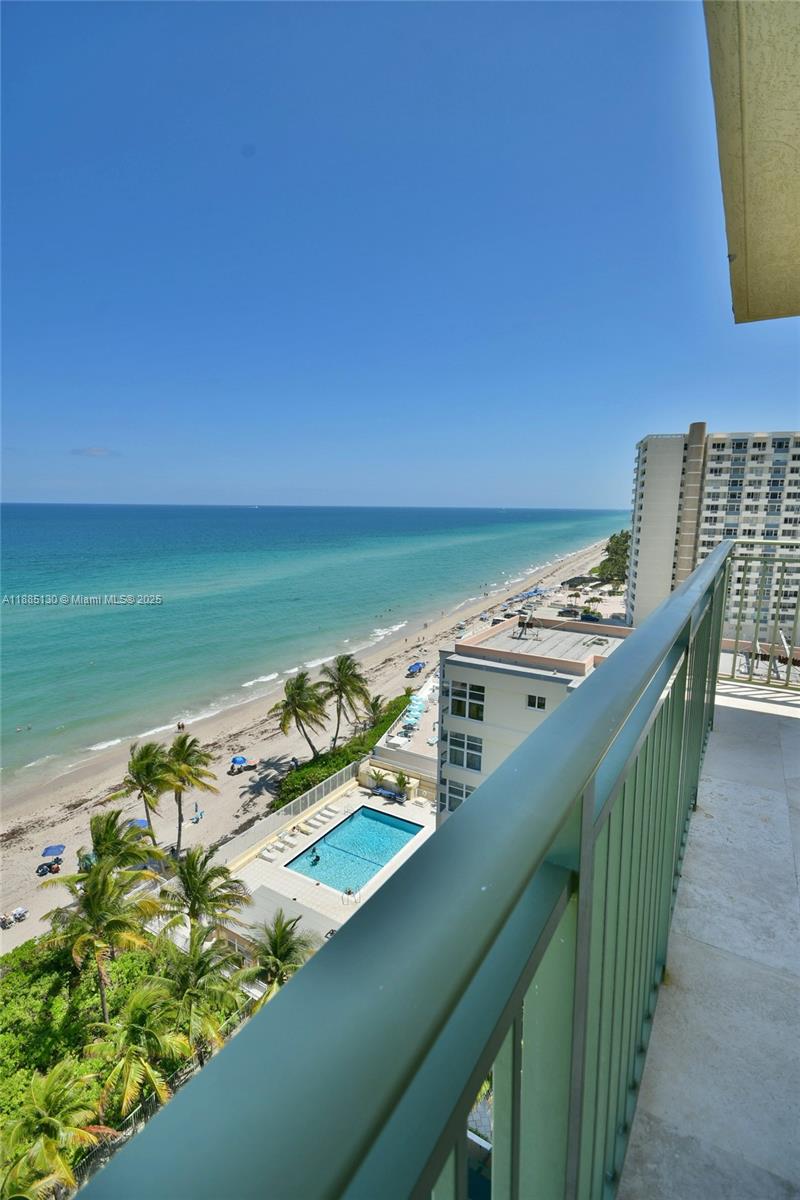 image 2080 Ocean Dr46