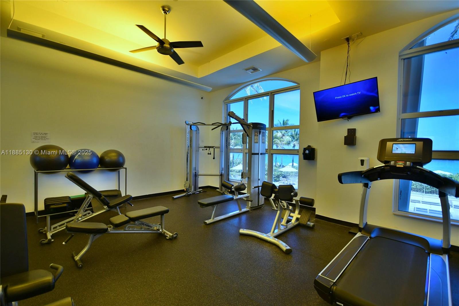 image 2080 Ocean Dr60