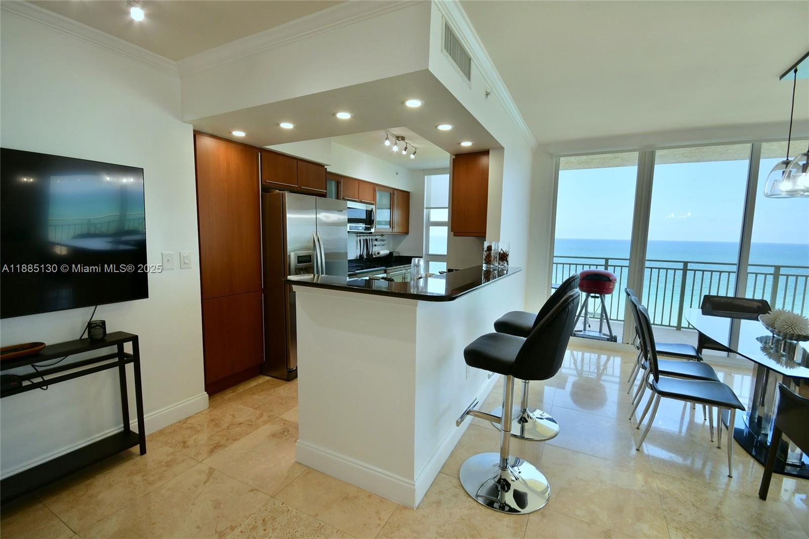 image 2080 Ocean Dr6