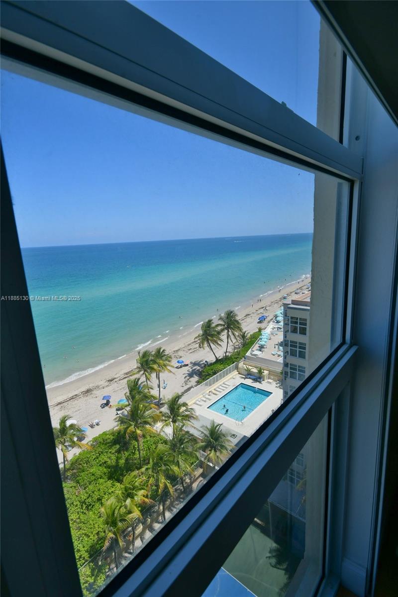 image 2080 Ocean Dr70