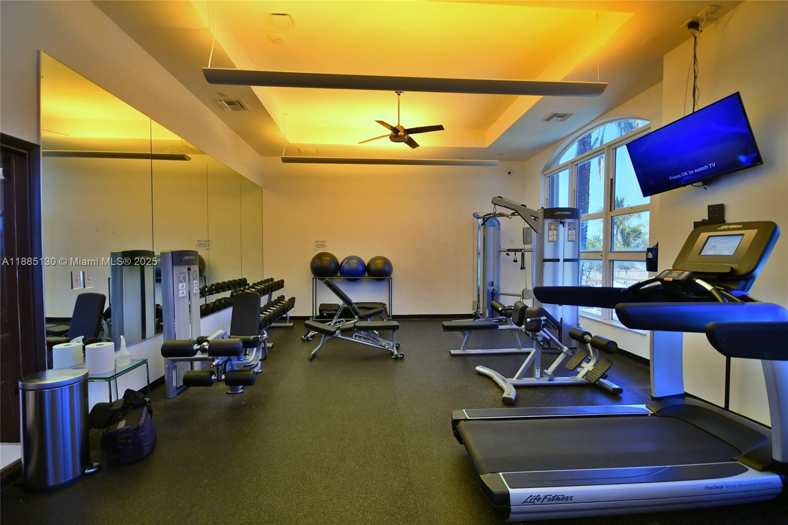 image 2080 Ocean Dr76