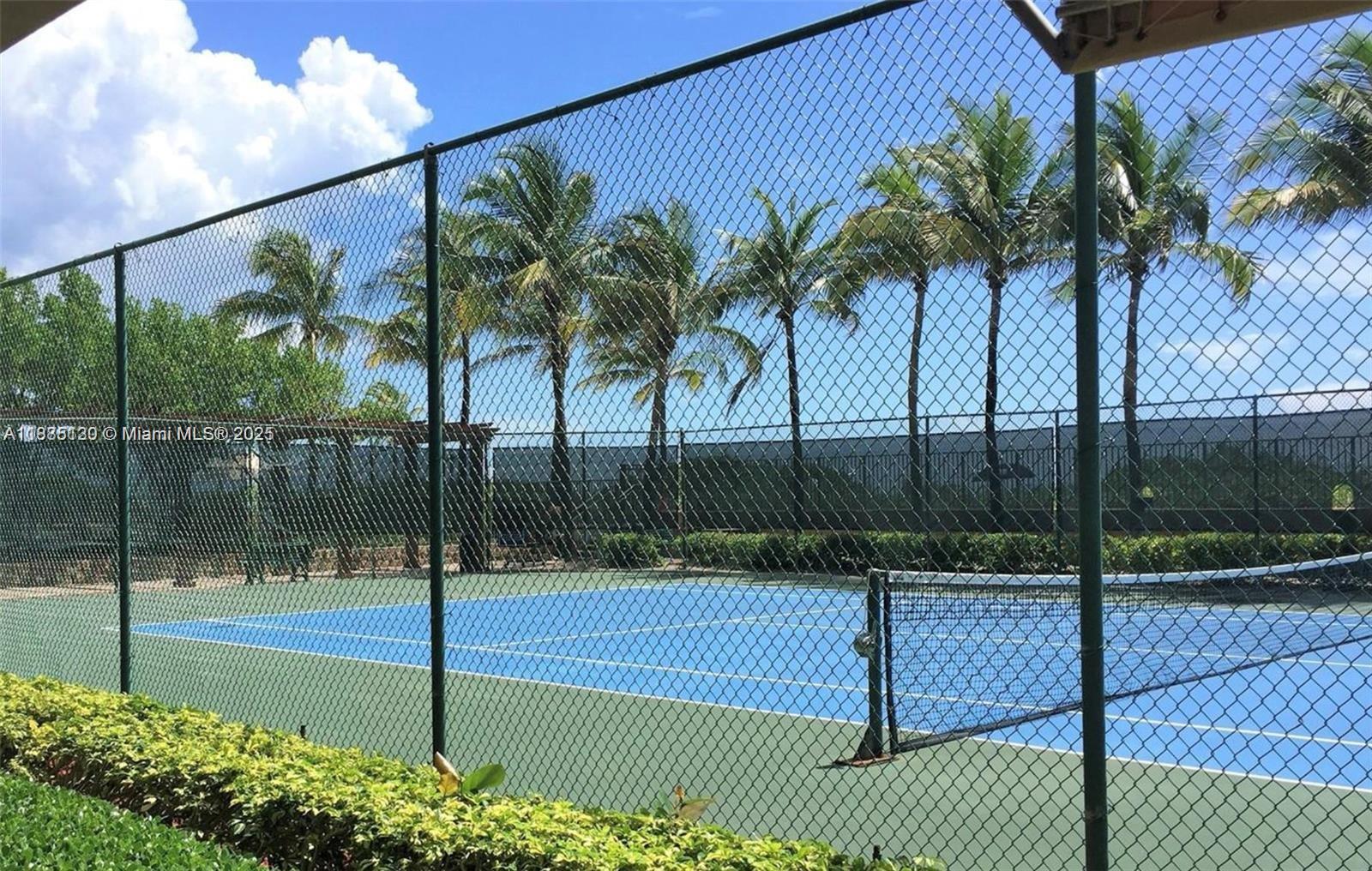 image 2080 Ocean Dr95