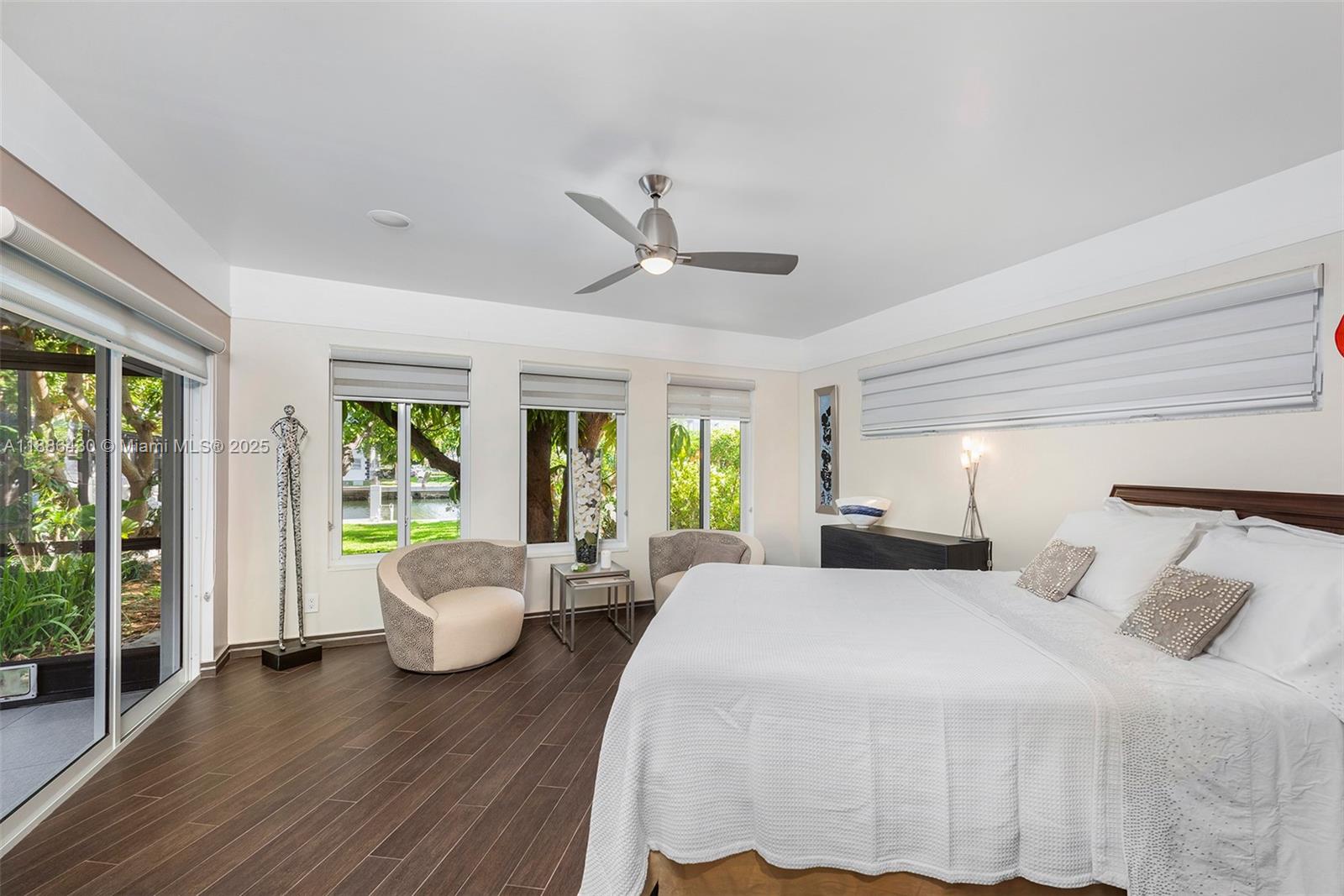 454 Tamarind Dr Hallandale Beach, FL 33009