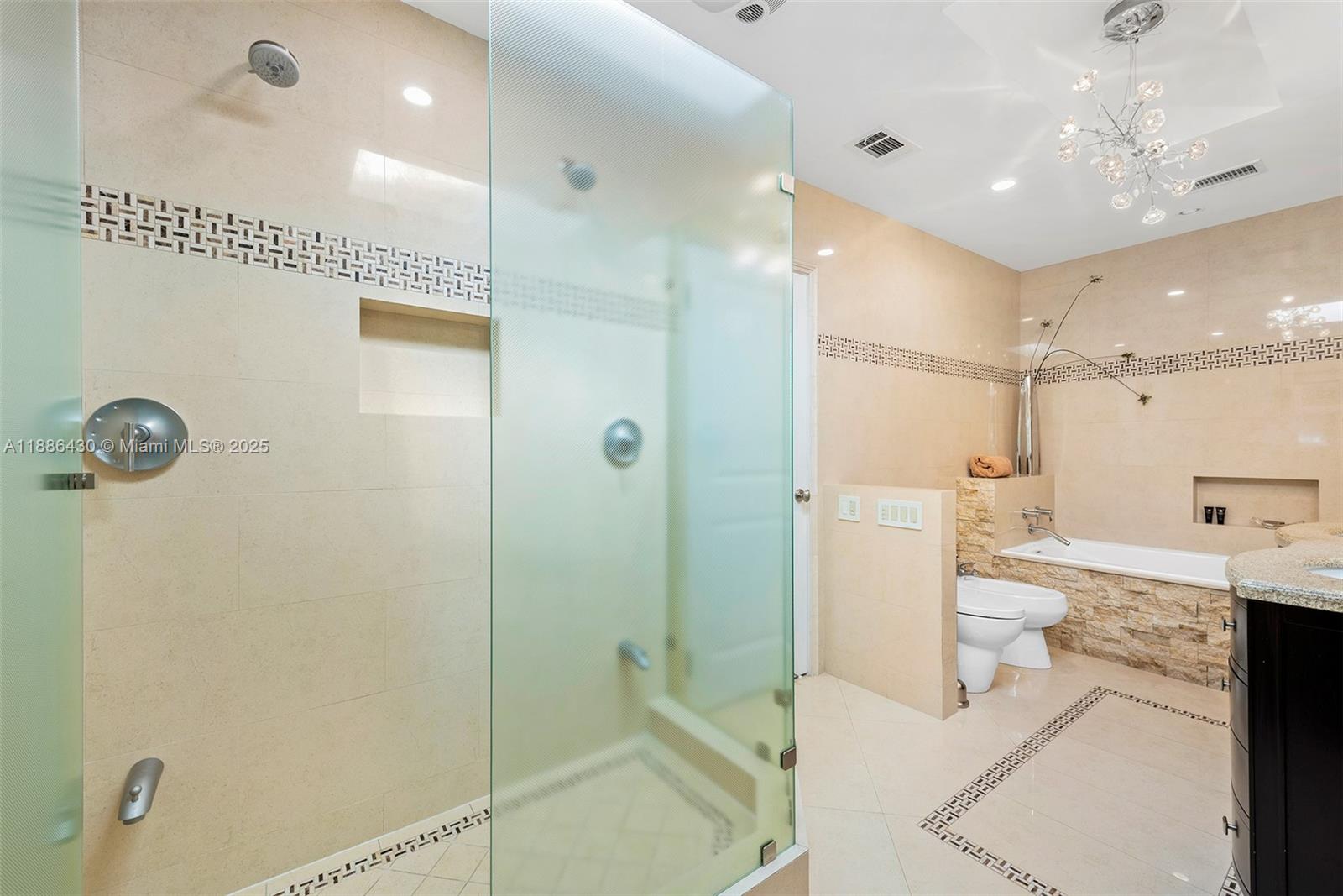 454 Tamarind Dr Hallandale Beach, FL 33009