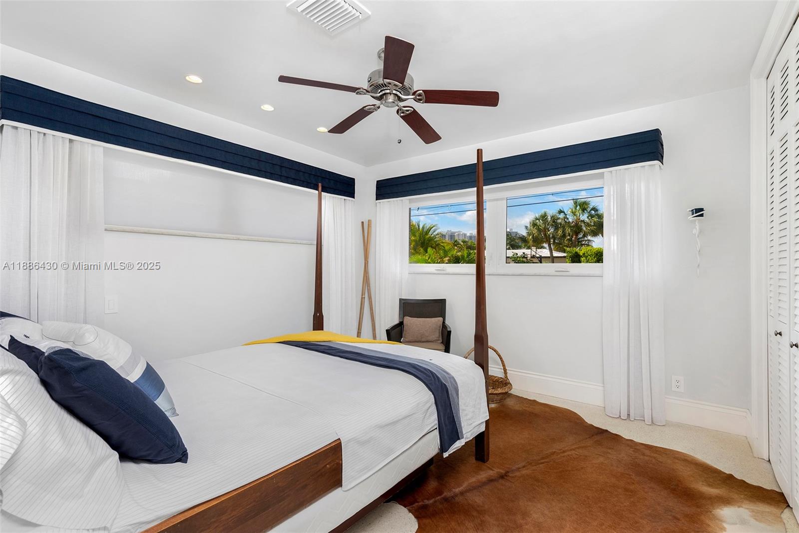 454 Tamarind Dr Hallandale Beach, FL 33009